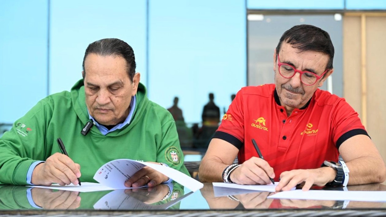 La Federación Española de Triatlón firma un acuerdo de colaboración con la Federación Egipcia para impulsar el desarrollo del triatlón