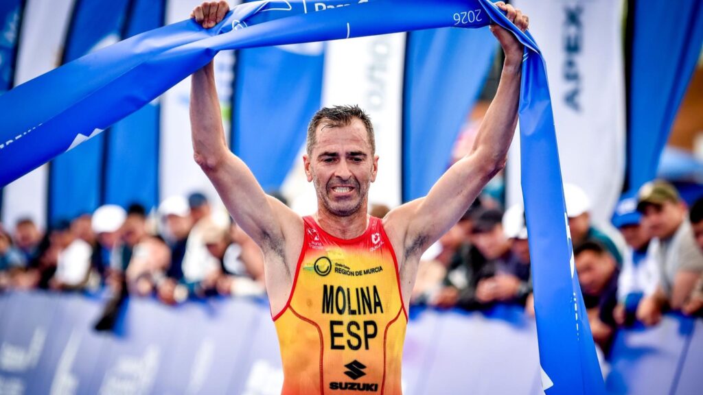 La FETRI y el Instituto de Turismo de la Región de Murcia – Costa Cálida refuerzan su alianza hasta 2026 para impulsar el triatlón y posicionar el destino durante todo el año