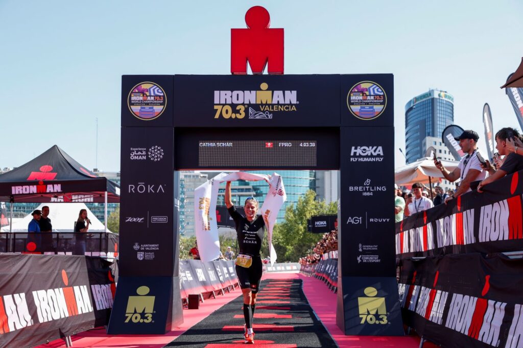 Sam Laidlow y Cathia Schär se proclaman vencedores del IRONMAN 70.3 Valencia