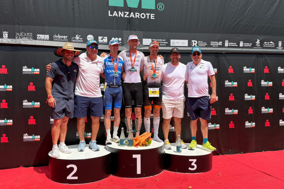 Jordi Montraveta alcanzó el pódium del Club La Santa IRONMAN Lanzarote que ganaron Lucy Charles-Barclay y Sam Laidlow