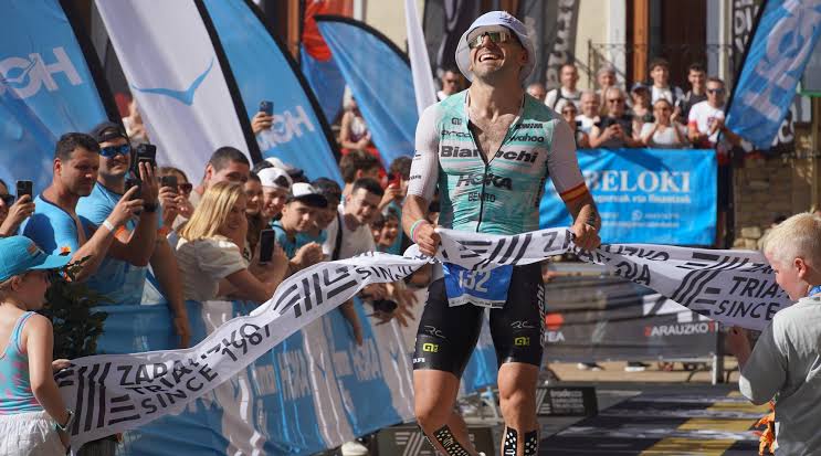 Alanis Siffert y Antonio Benito ganaron el Trade INN Zarauzko Triatloia 2026
