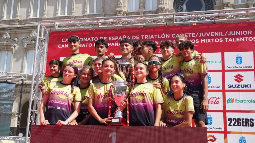 El Club Deportivo Delikia gana la Liga Talentos de Triatlón 2026 femenina y masculina en A Coruña