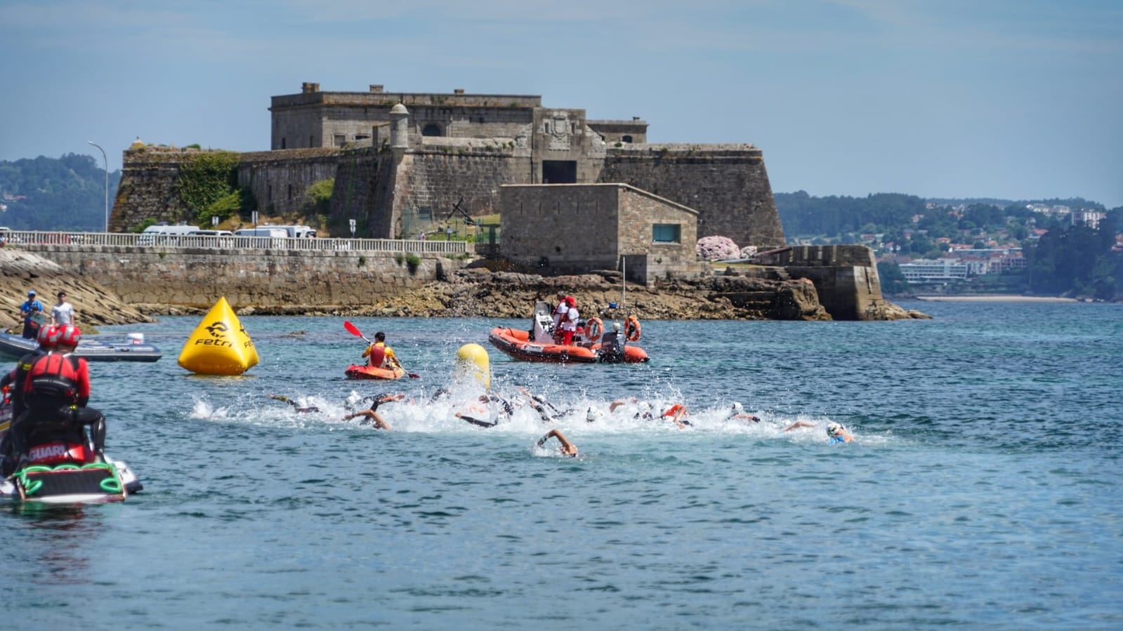 Adriana Solanes y Jayden Jael Silva, María Romero y Luis Piña, y Álvaro Llinares y Alba Núñez, campeones de España de Triatlón Cadete, Juvenil y Júnior en A Coruña
