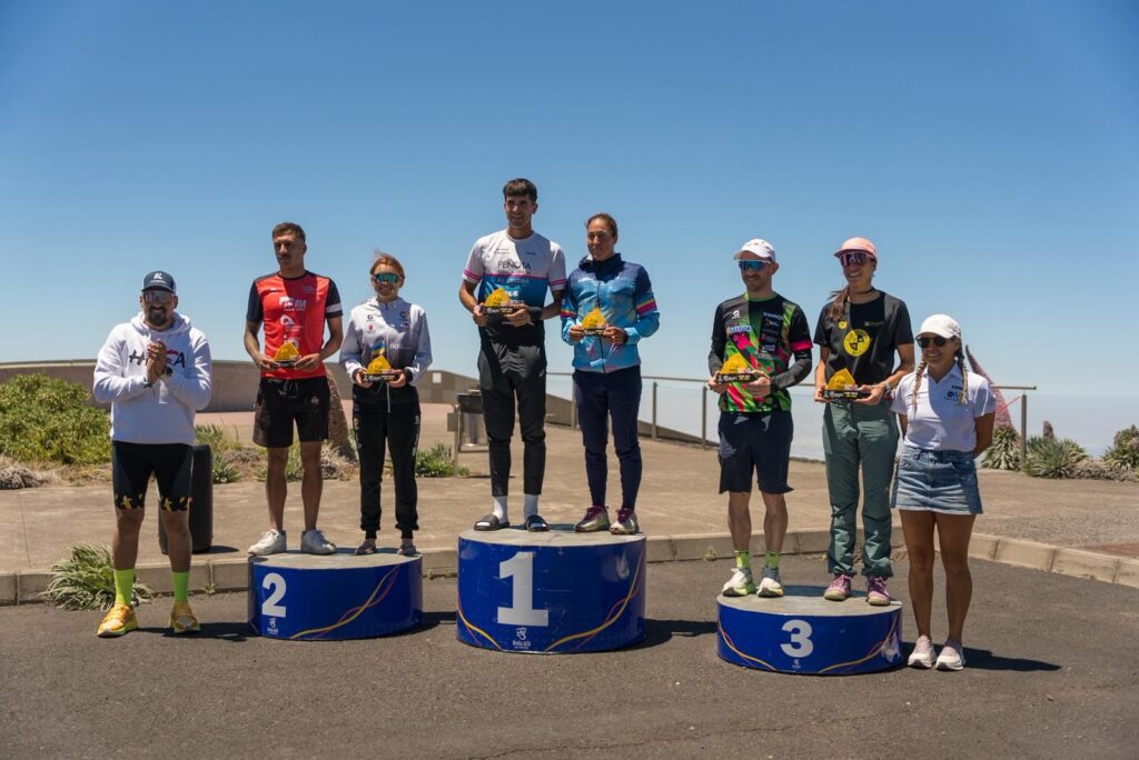 Judith Corachán y Diego Méntrida se imponen en el KOS Xtreme Triathlon