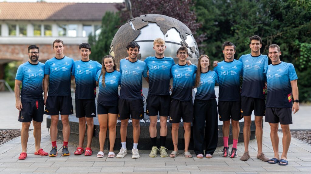 El Equipo CaixaBank de Promesas Paralímpicas de Triatlón, en la Copa del Mundo de Tata (Hungría).