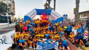 El XIV acuatlón Feria de Melilla, deporte y solidaridad con un emotivo homenaje a Ceuta