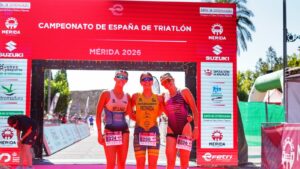 Eva Fresneda y Jaume Gironés ganan el Campeonato de España de Triatlón Juvenil en Mérida