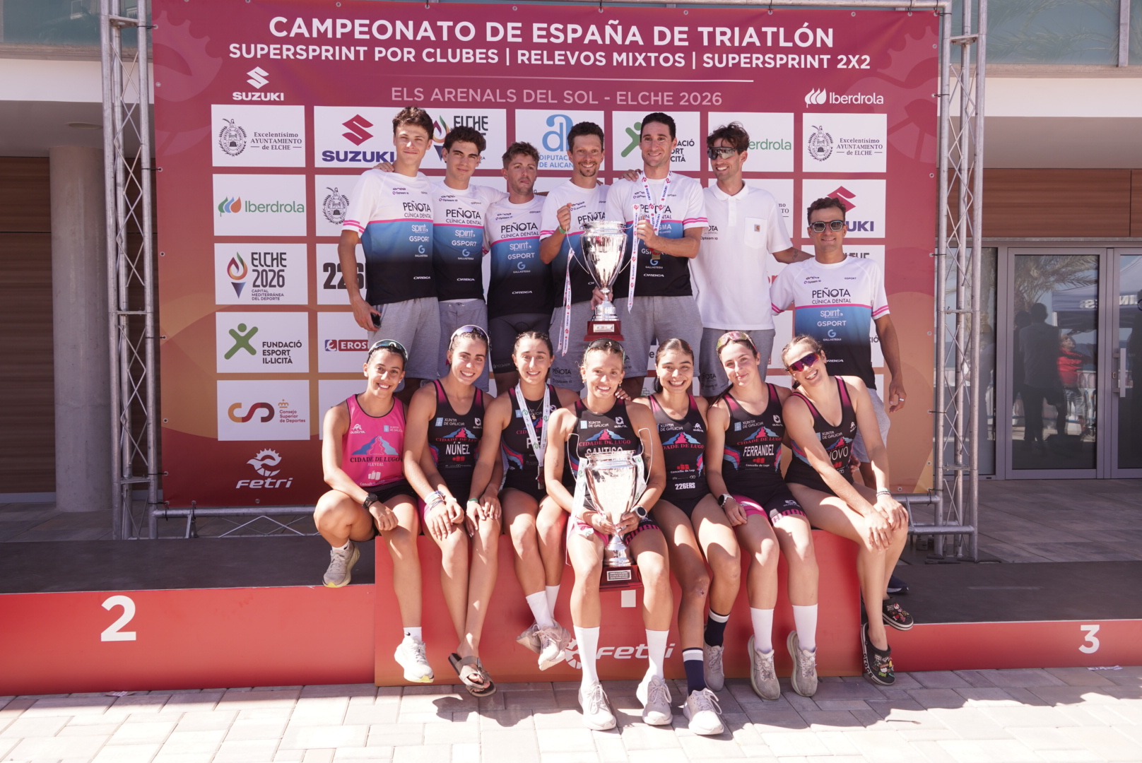 Cidade de Lugo Fluvial femenino y Peñota Dental masculina cierran sus victorias en la Liga Iberdrola y la Liga Suzuki de Triatlón en Arenales de Sol
