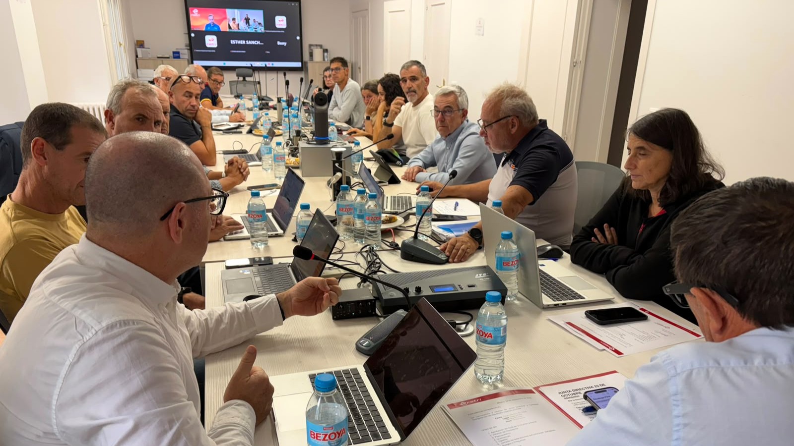 La Junta Directiva y la Comisión Delegada de la FETRI se reúnen en la sede federativa