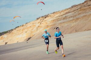 Helene Alberdi y Diego Méntrida ganan el Campeonato de España de Triatlón LD 2026 en el Andalucía Desafío Doñana