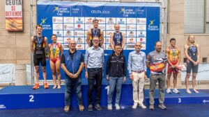 Annie Fuller y Jan Scheffold ganan una Copa de Europa de Triatlón en Ceuta con medallas españolas para Marina Muñoz y Edu Blanco